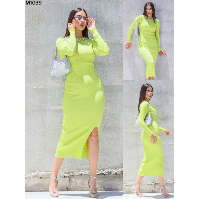 Vestido Pedrería en Cuello