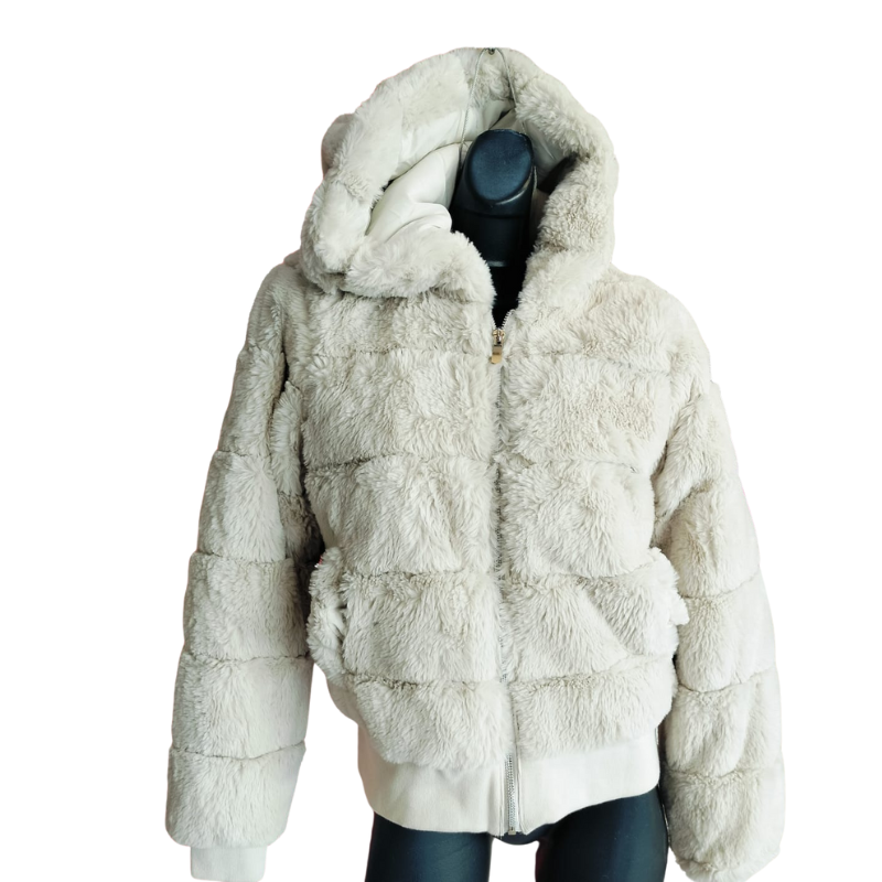 Chamarra Peluche con Gorro